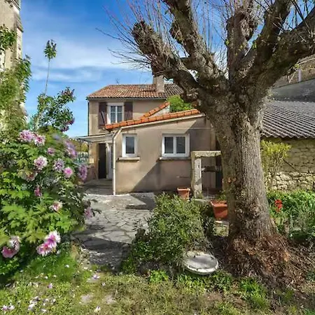 Holiday home Maison De Bourg Avec Jardin